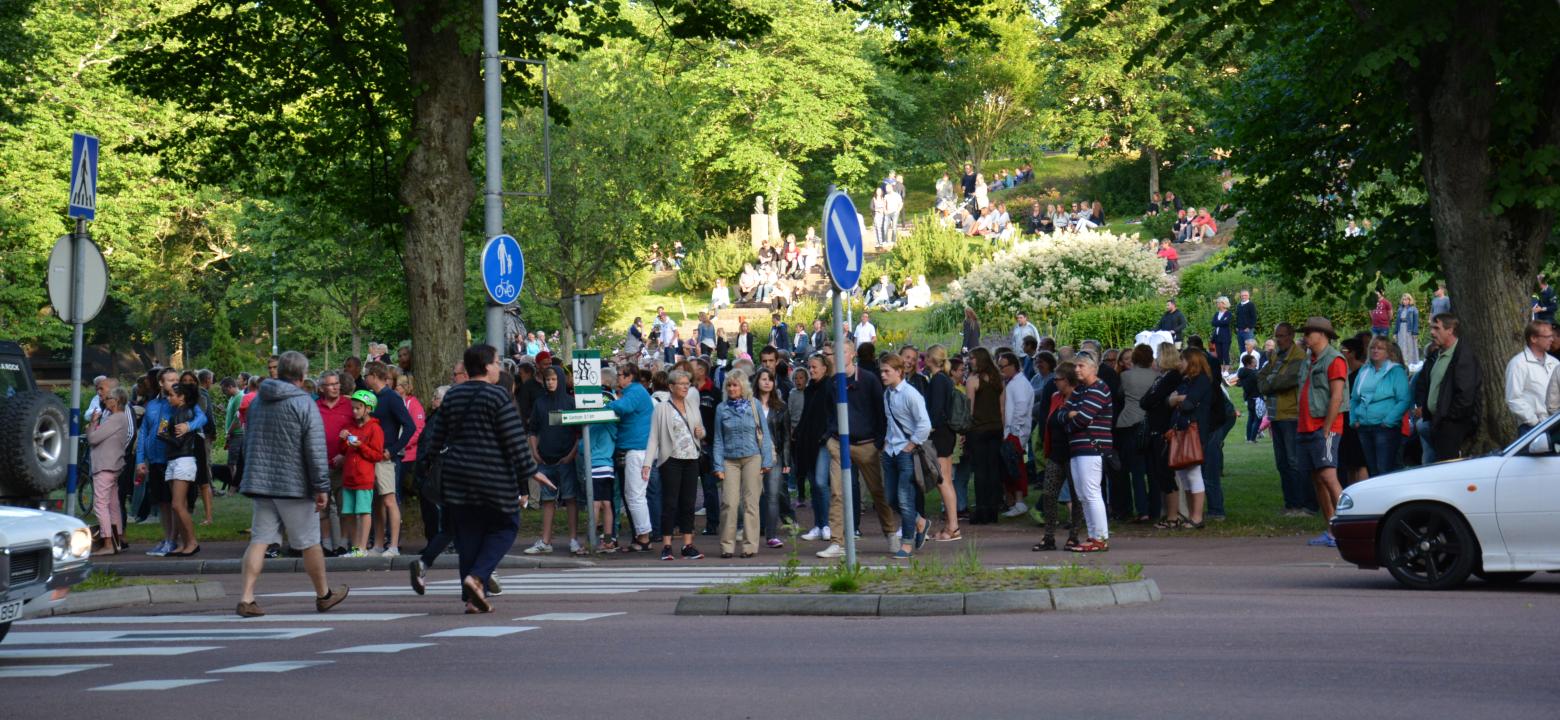 Folkvimmel på stan